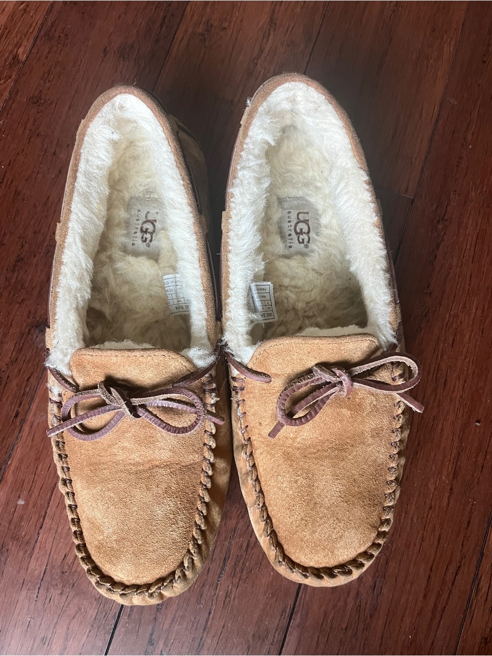 Ugg slippers women’s size 9
